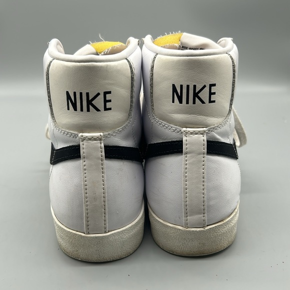 Nike Blazer Mid 77’ - Picture 4 of 8
